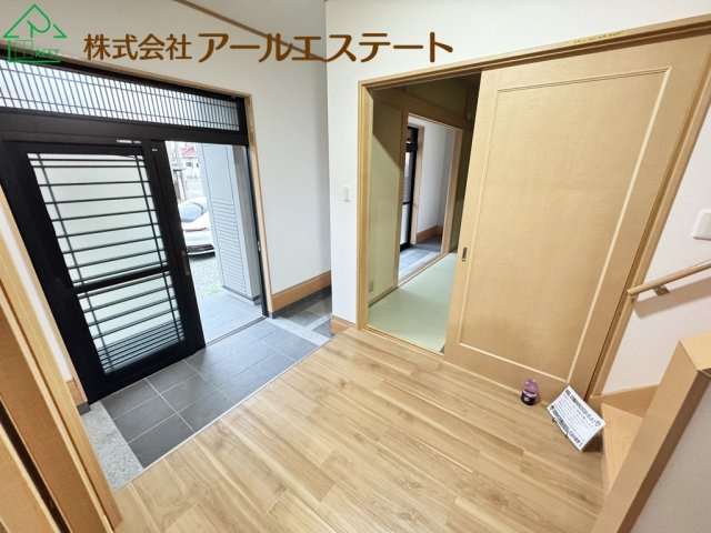 姫路市飾磨区妻鹿　　山陽電鉄「妻鹿駅」徒歩10分の居間・リビング