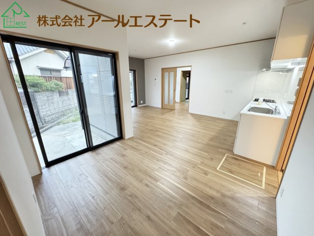 姫路市飾磨区妻鹿　　山陽電鉄「妻鹿駅」徒歩10分の居間・リビング