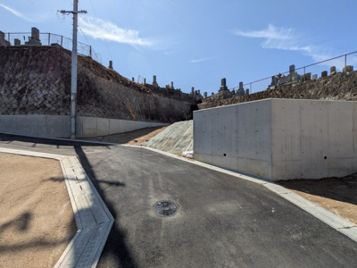 【前面道路含む現地写真】 | 安芸郡府中町八幡３丁目No.２