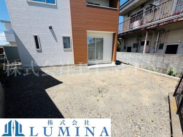 甲斐市 富竹新田　新築戸建の前面道路含む現地写真