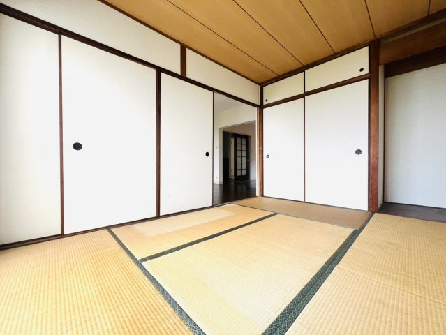 須磨一ノ谷グリーンハイツＤ棟の和室|世代やライフスタイルによって様々な使い方ができる和室があります。