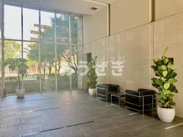 プラウド横浜鶴見市場のロビー