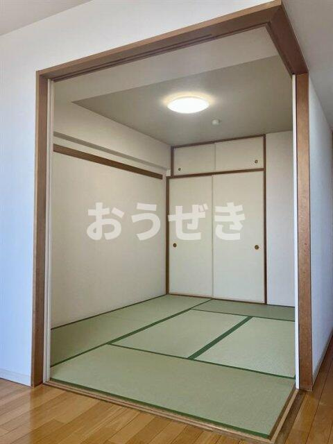プラウド横浜鶴見市場の和室