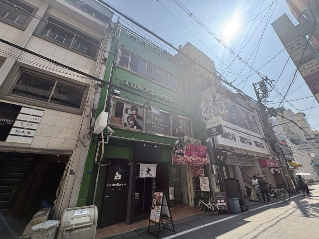 ゴールドウッズミッテラビルの外観