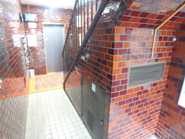 市松ビルのロビー
