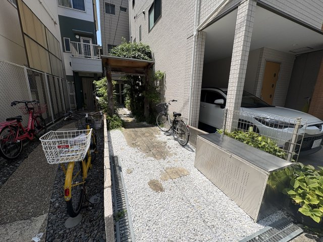 YAMASHIN大道ビルのエントランス