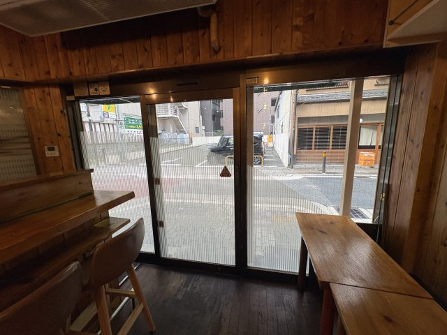 Land北新地の玄関
