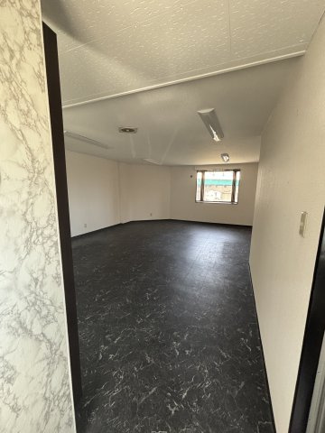 朝日ビルの駐車場