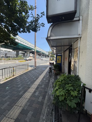 朝日ビルの周辺