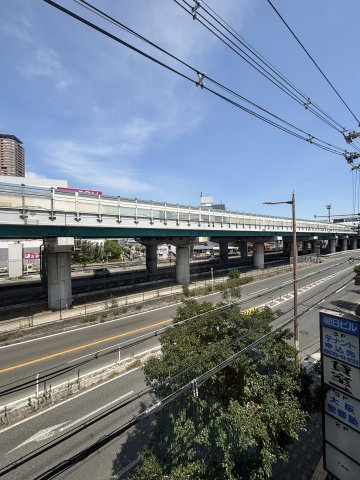 朝日ビルの周辺