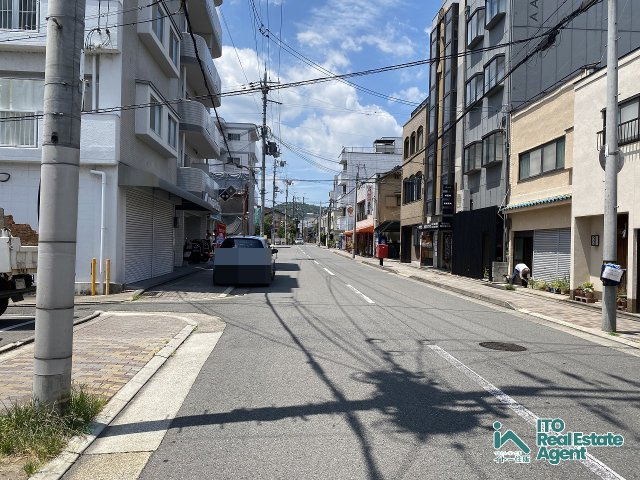 紫野中柏野町 中古戸建の前面道路含む現地写真