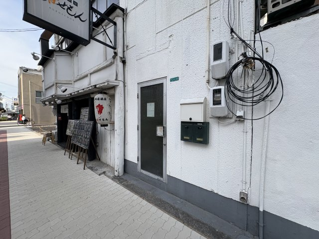 大阪市阿倍野区西田辺町１丁目の店舗事務所のエントランス