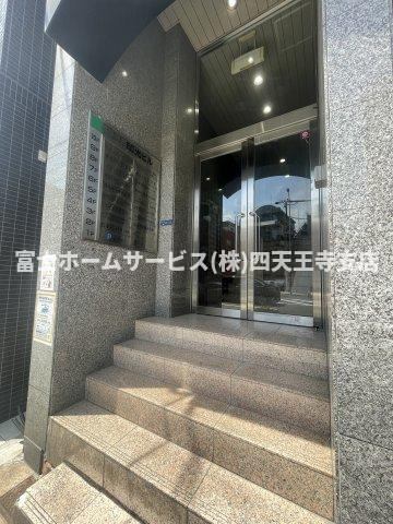 玉造ロイヤル和光ビルのエントランス