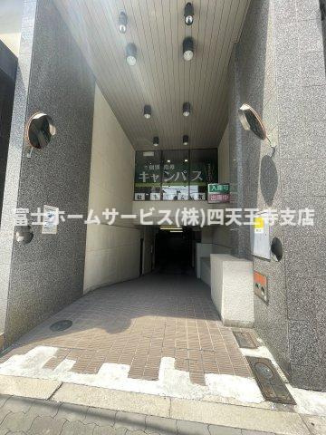 玉造ロイヤル和光ビルのエントランス