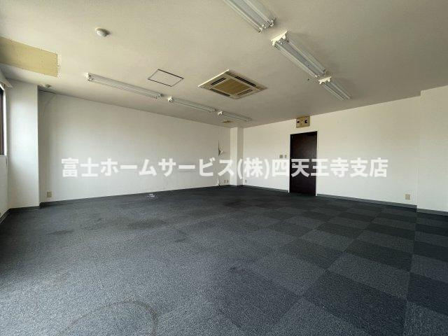 玉造ロイヤル和光ビルの内装