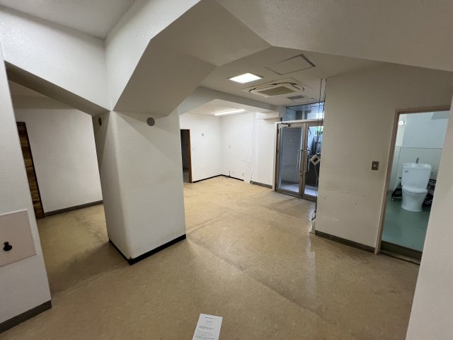 大阪市西区南堀江１丁目の店舗事務所のロビー