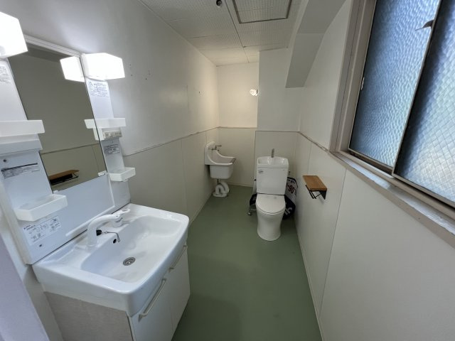大阪市西区南堀江１丁目の店舗事務所の洗面所