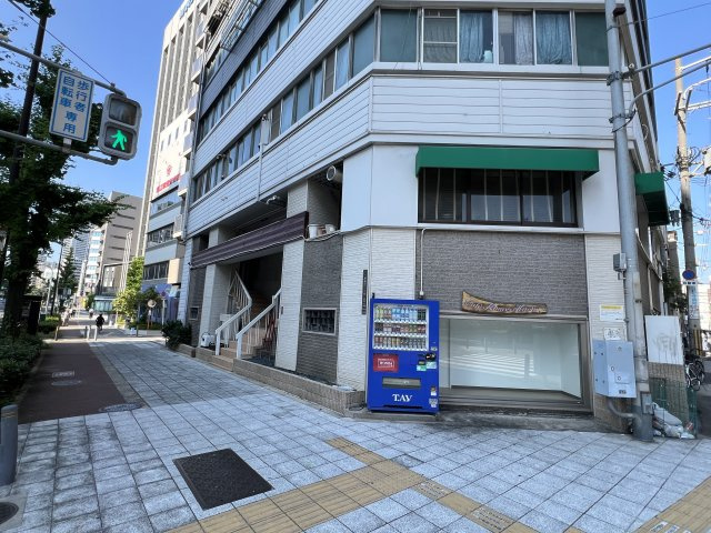 大阪市西区南堀江１丁目の店舗事務所のエントランス