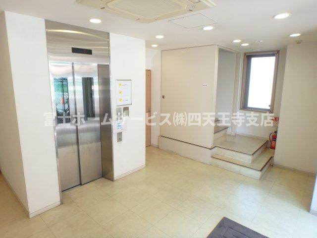 大阪市西成区山王１丁目の店舗一部のロビー