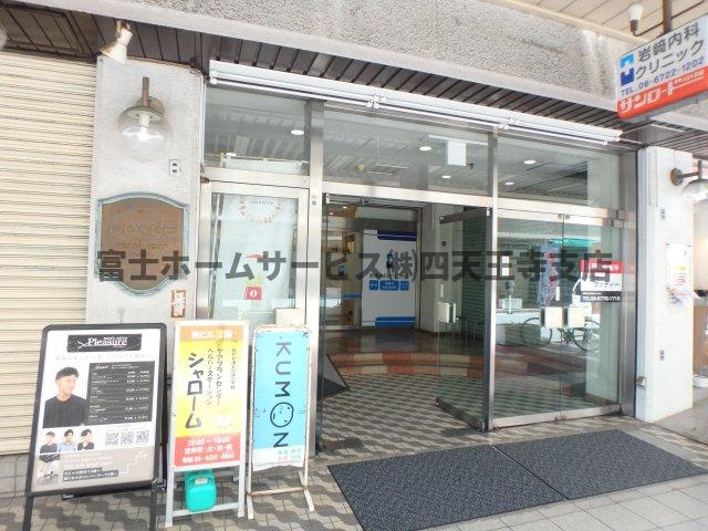 小阪ビルのエントランス