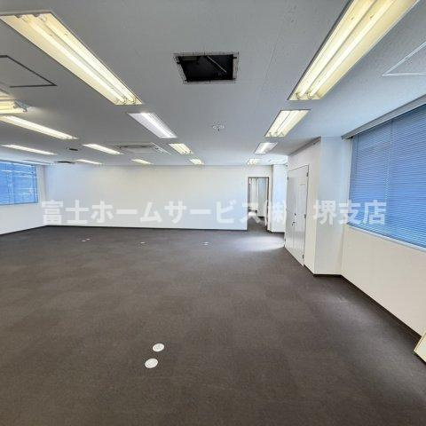 宮本ビルのロビー