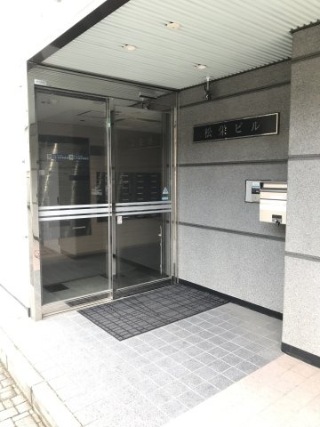 東大阪市今米１丁目の店舗事務所のエントランス