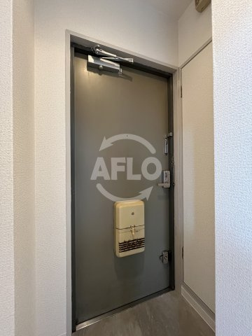 ティーホームズ新大阪の玄関|ティーホームズ新大阪　玄関