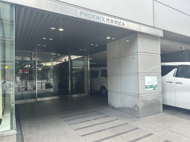 フェニックス内本町ビルのエントランス