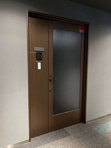 大阪市中央区南船場３丁目の事務所のエントランス