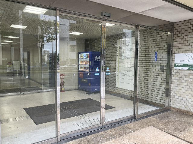 大阪市中央区谷町９丁目の事務所のエントランス