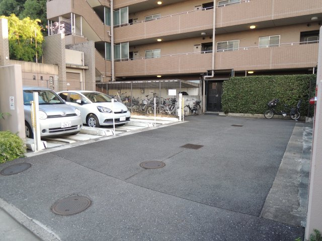 【駐車場】