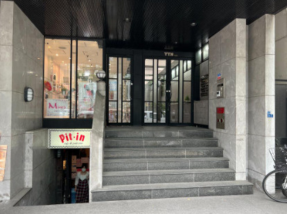 TTN堺筋本町ビル8階のエントランス
