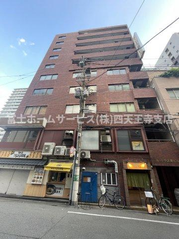 ルート中ビル之島の外観