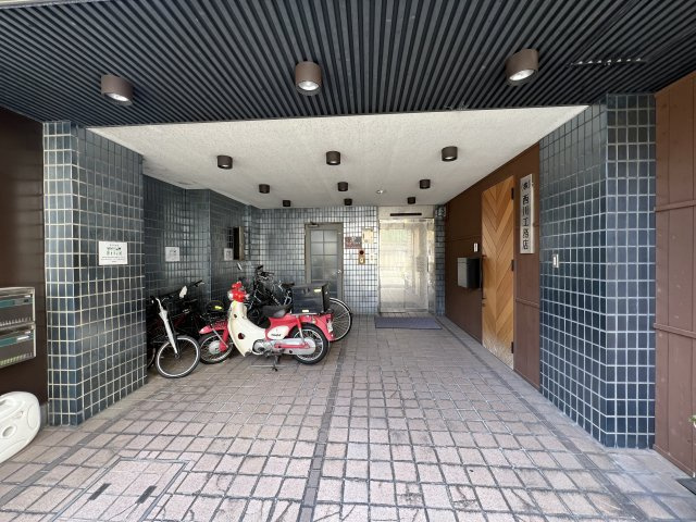 大阪市西区北堀江３丁目の店舗事務所のロビー