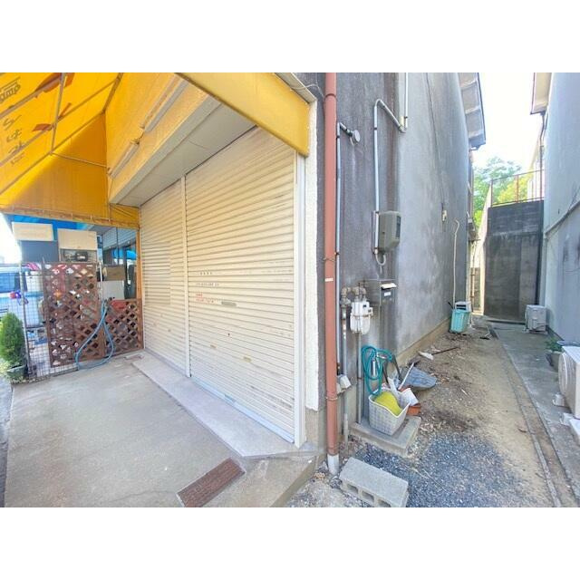 寝屋川市成田南町店舗付住宅の外観