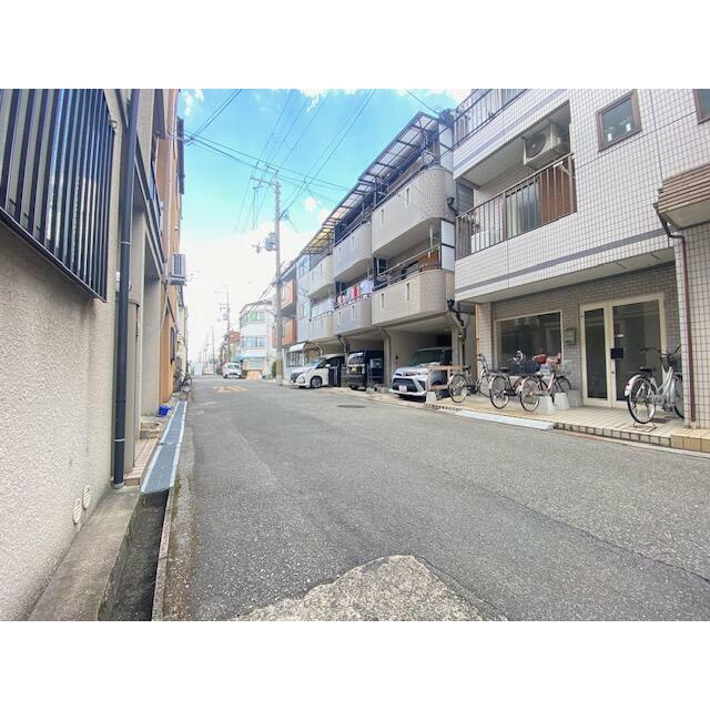 アール・アイ緑町の周辺