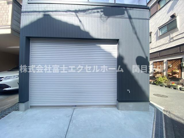 ガレージハウス門真の外観