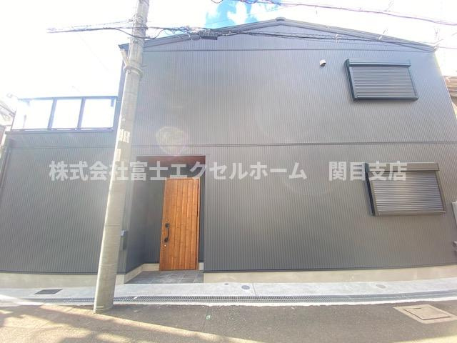 ガレージハウス門真の外観