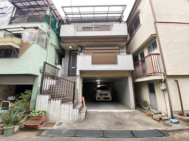 角田ガレージハウス