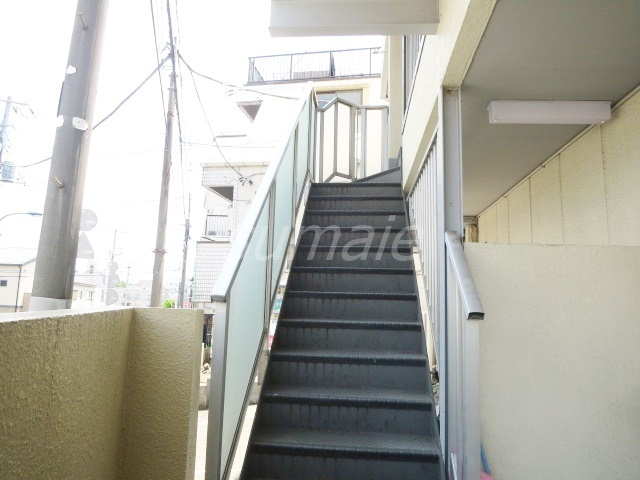 モンシャトー本蓮沼のロビー|こちらからお上がり下さい☆