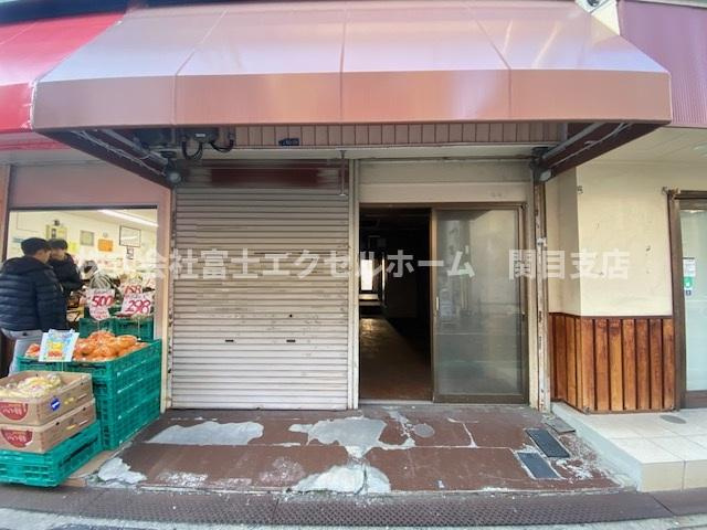 寝屋川市寿町１階路面店舗の外観