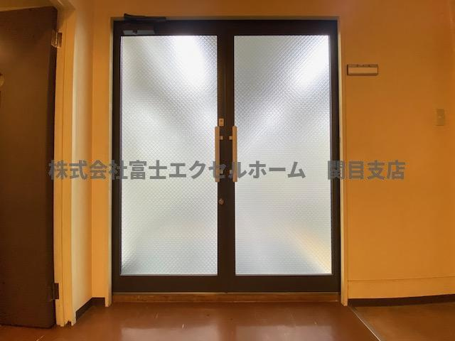 オペルAのエントランス