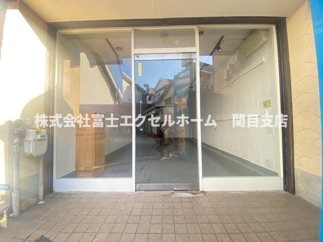 門真市野里町店舗付き住宅の外観