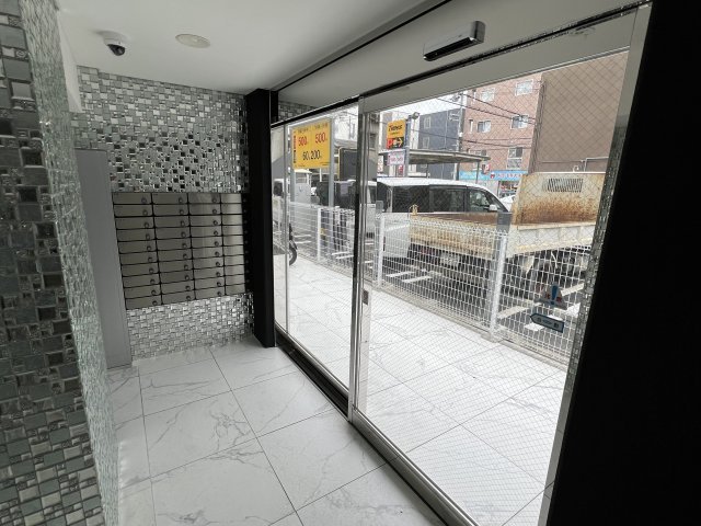 Siete布施駅前のロビー