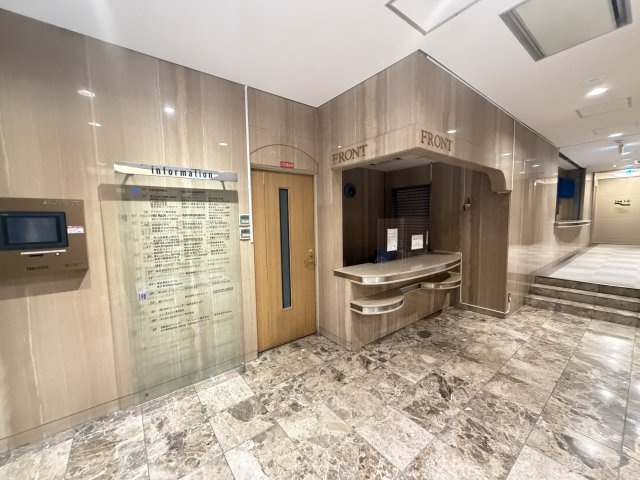 サムティフェイム新大阪１号館のエントランス