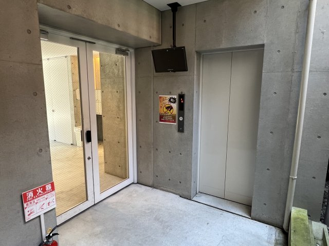 大阪市中央区上町１丁目の店舗事務所のロビー