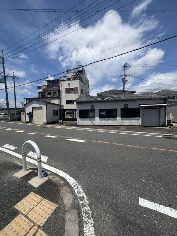 東鴻池町１丁目貸倉庫の外観