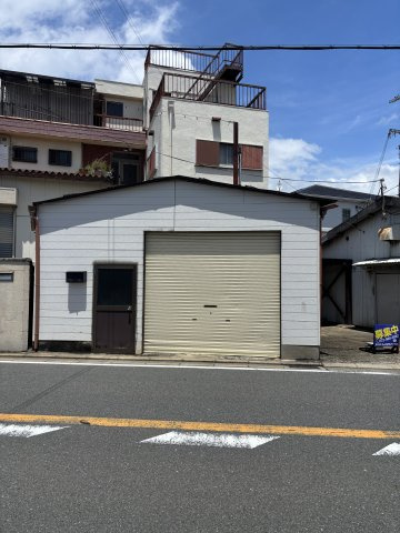 東鴻池町１丁目貸倉庫の外観