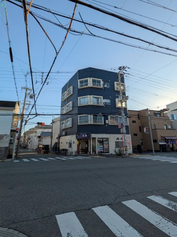尼崎市東難波町３丁目の店舗事務所の外観