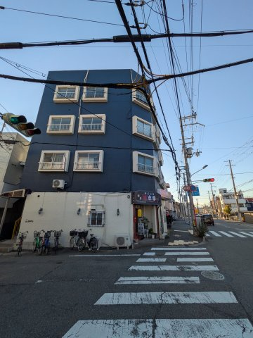 尼崎市東難波町３丁目の店舗事務所の外観
